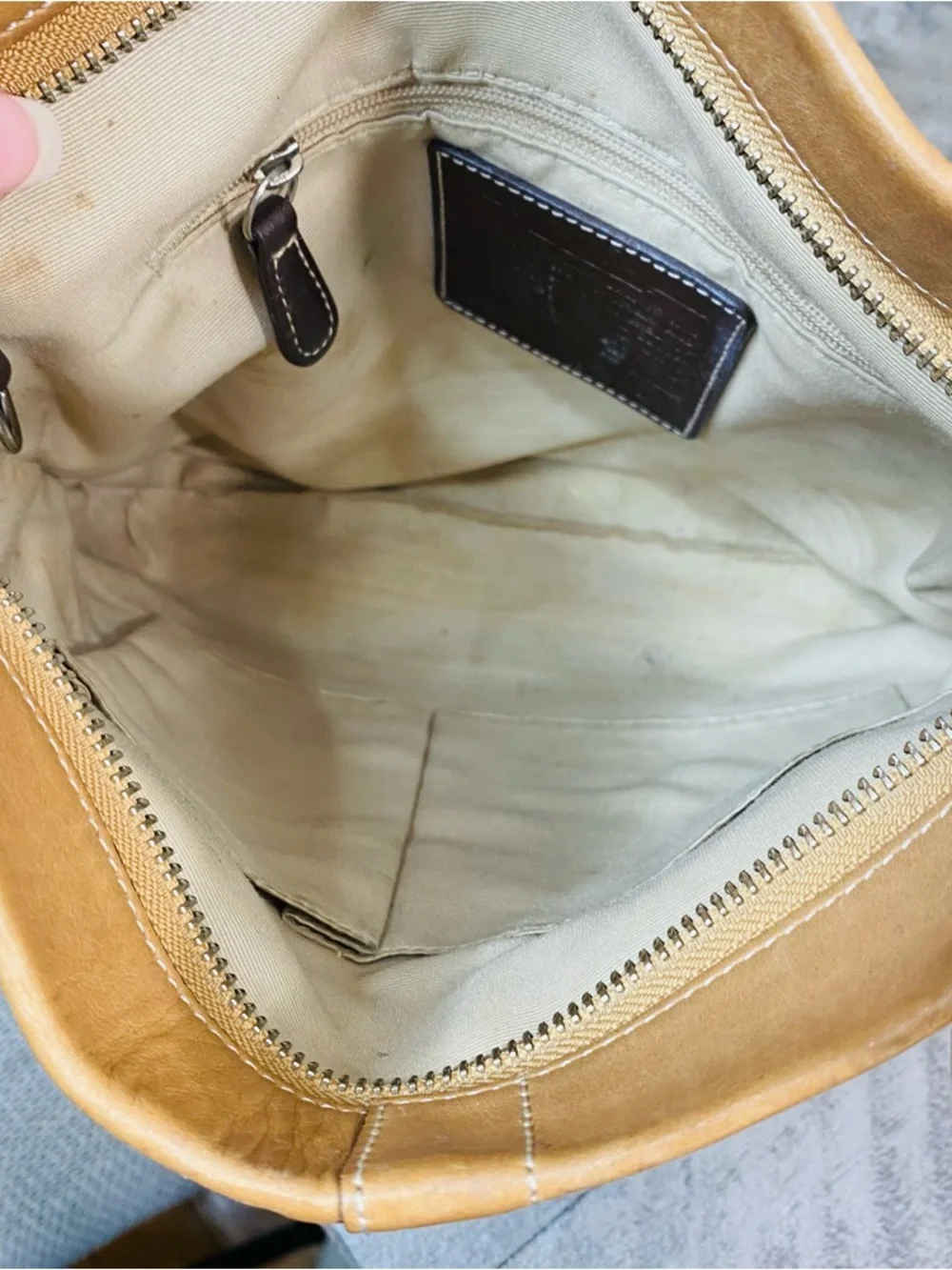 Coach Soho Slim Duffle 1453 Shoulder Bag Tan Leather Brown Crossbody Bag Purse - Picture 12 of 12